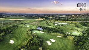 Luftaufnahme eines Gofclubs